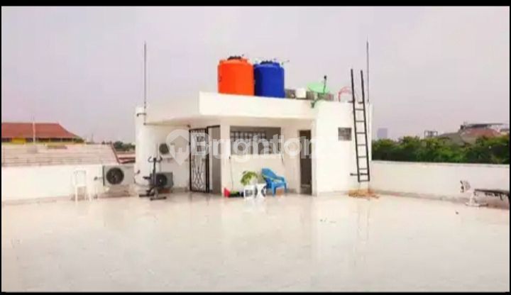 Rumah Hook 3 Lt Mewah Dan Bagus di Puri Kembangan 2