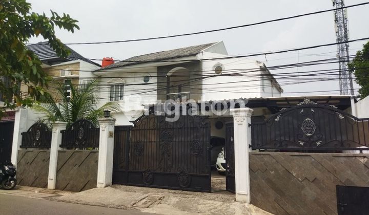 Murah Meriah Rumah Mewah 2 Lantai dengan Kolam Renang di Karang Tengah. 1