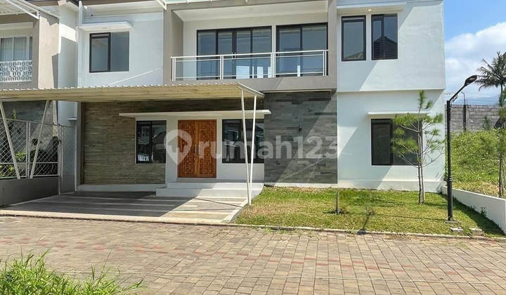 Rumah Mewah Modern Cantik Private Pool Lokasi Strategis di Kota Garut 2