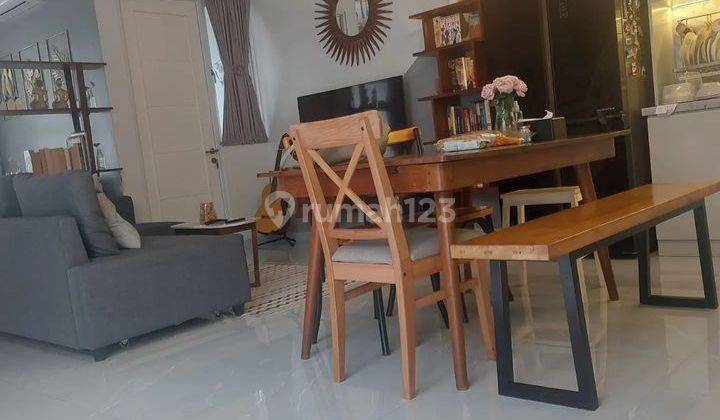 Dijual Rumah di Castilla BSD Sudah full Renovasi 2 Lantai 1