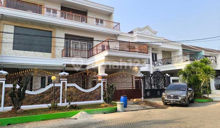 Rumah Mewah 3 Lantai Full Furnish di Taman Royal 1 – Siap Huni & Kondisi Istimewa! 2