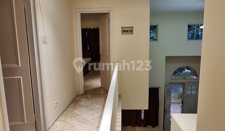 Disewakan Eksklusif! Rumah 4+1 Taman Mediterranian,  Lippo Karawaci View Lapang 2