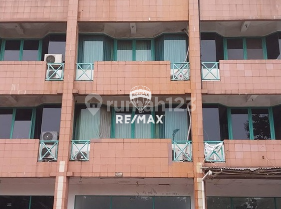 Disewakan Ruko 4 Lantai Hadap Barat - Cempaka Mas Jakarta Pusat
