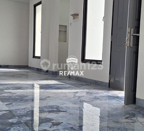 Dijual Rumah Baru Hoek - Taman Bromo Lippo Karawaci