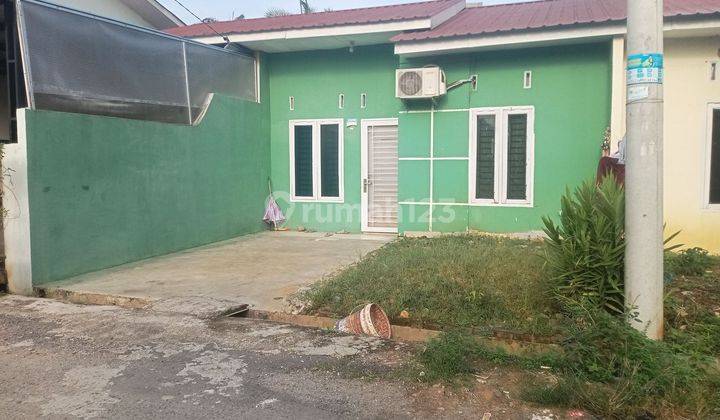 DP 0 persen dijual perumahan subsidi1 Lantai dekat area kafe, kantoran ,pajak tradisional, Lapangan bola, indomaret, puskesmas negeri  sekolah SD, pertamina mini berlokasi pinggiran jalan di Lalui angotan umum nitra 26 kampung lalang,gatsu 2