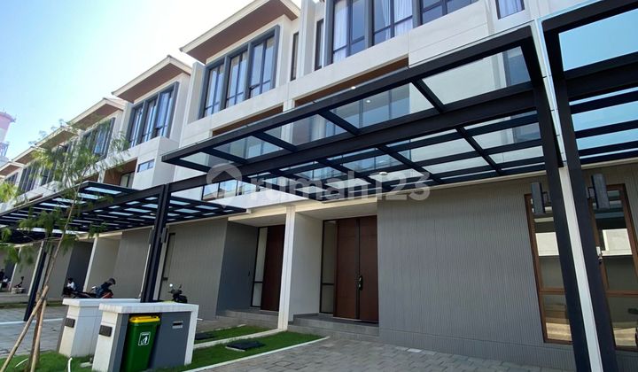 Rumah Mewah 3 Lantai by Intiland Cluster Brezza at Pantai Mutiara 1