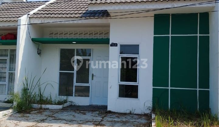 Sell Fast! Move-in Ready House, Affordable, Near KRL Station. First Come, First Served! Sell Fast! Move-in Ready House, Affordable, Near KRL Station. First Come, First Served!