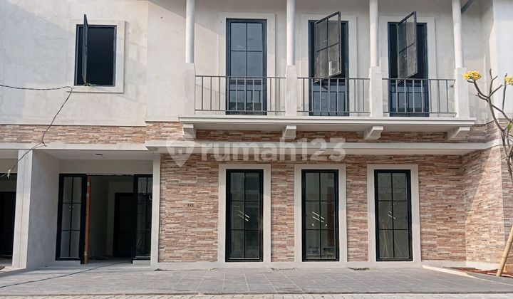 Rumah Luas 4 Kamar Tidur Selangkah ke Lebakbulus MRT