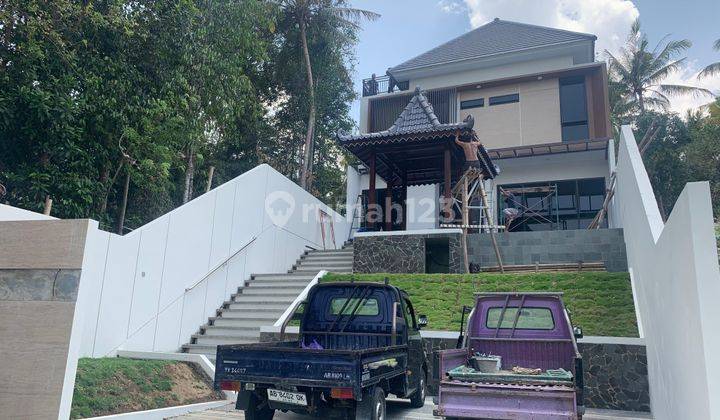 Rumah Cantik Ada Kolam Renang Carport Luas Dekat Wisata Kasongan 1