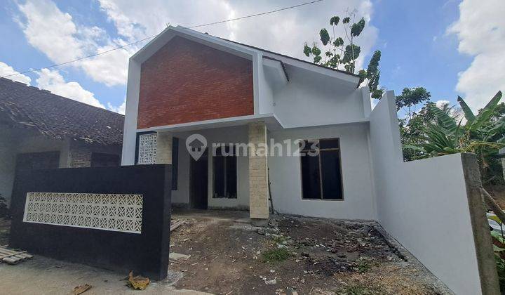 Rumah Cantik Model Mezzanine Dekat Jalan Ringroad Selatan 1