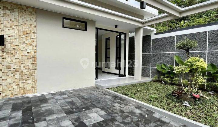 Rumah Minimalis Modern 2 Lantai Di Wedomartani Sleman 2