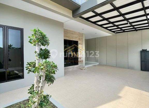 Rumah Cantik Bangunan Baru Carport Luas Dekat Kampus Upn 2