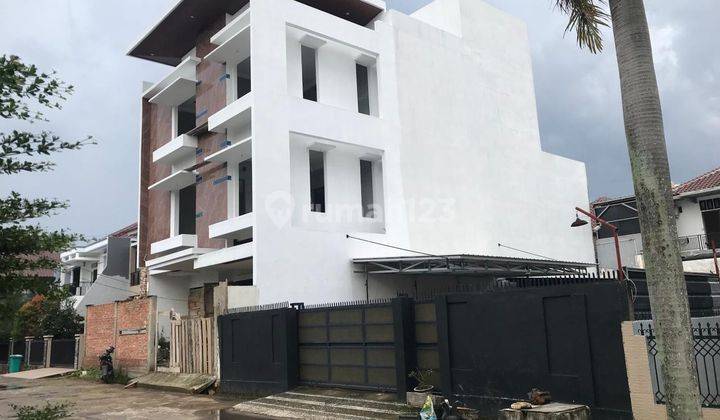 Di Jual Rumah Mewah Komp Duta Taman Kenten, Lokasi Strategis Suasana Nyaman Dalam Komplek. Jl. Taman Kenten Kota Palembang. 1