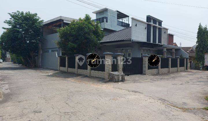 Rumah Mewah Dengan Interior Semi furnished di Bukit Sejahtera Poligon, Palembang 1