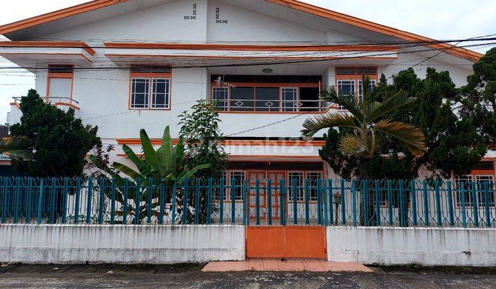 Dijual Rumah Besar Dengan Halaman Luas di Jalan Kebun Karet Palembang 1