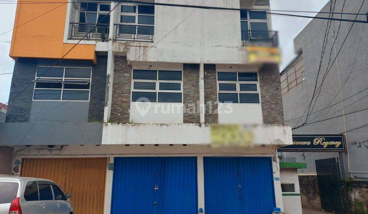 Disewakan Ruko 3 Lantai Full di Jln Parameswara Palembang 2