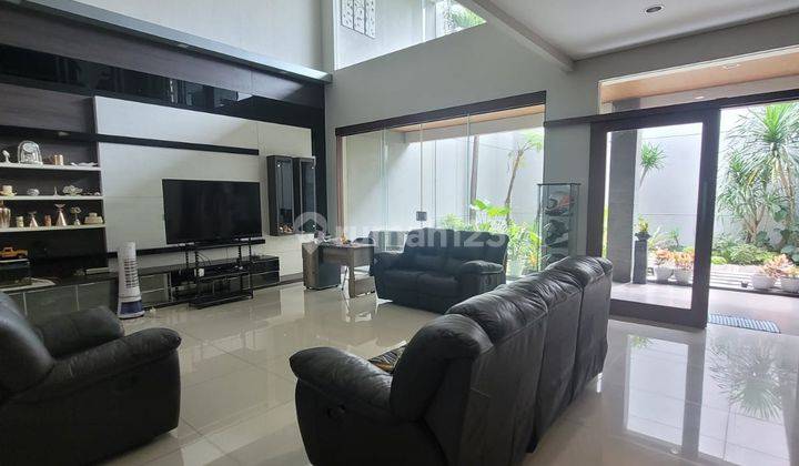 Rumah Bagus Furnished di Sayap Gatot Subroto, Bandung 1