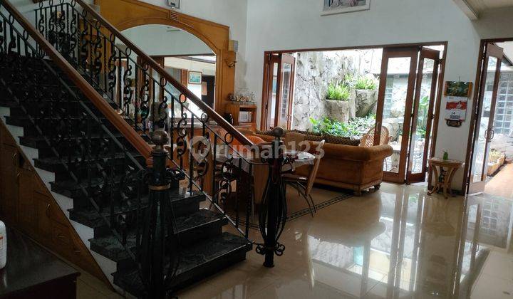 Rumah Bagus Furnished SHM di Naripan, Bandung 2