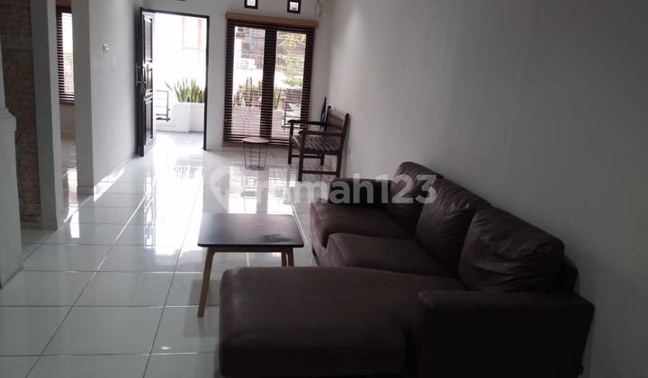 Rumah Nyaman Semi Furnished Setraduta Cemara 2