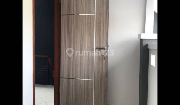 Dijual Cepat Rumah 2 Lantai Sudah Renovasi di Limus Pratama Regency 2