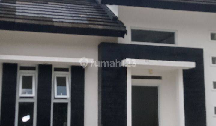 Rumah 2 Lantai Bagus Semi Furnished SHM 1