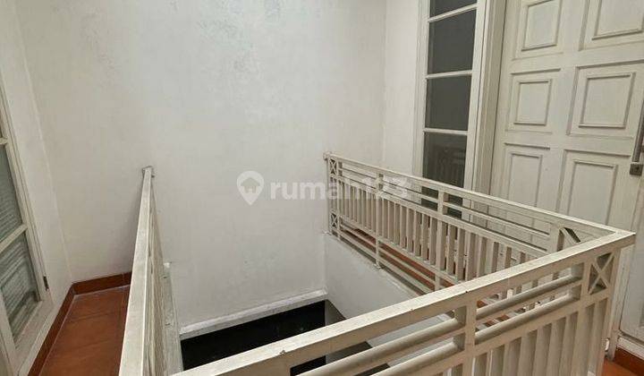 Dijual Rumah 3 lantai di perumahan citra grand cibubur 2