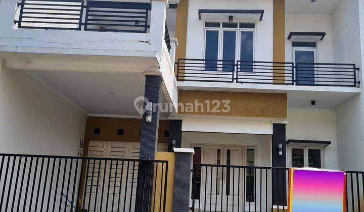 Dijual rumah 2 lantai siap huni di perumahan Raffles hills cibubur 1