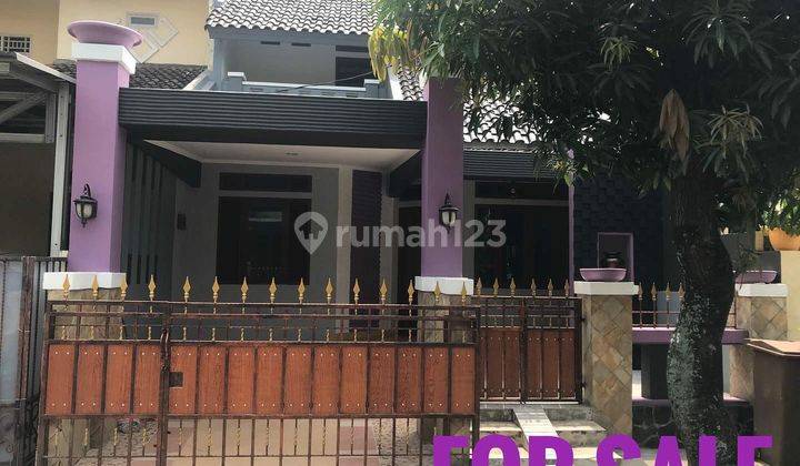 Dijual Cepat Rumah 2 Lantai  Baru Renovasi, di Limus Pratama Regency 1