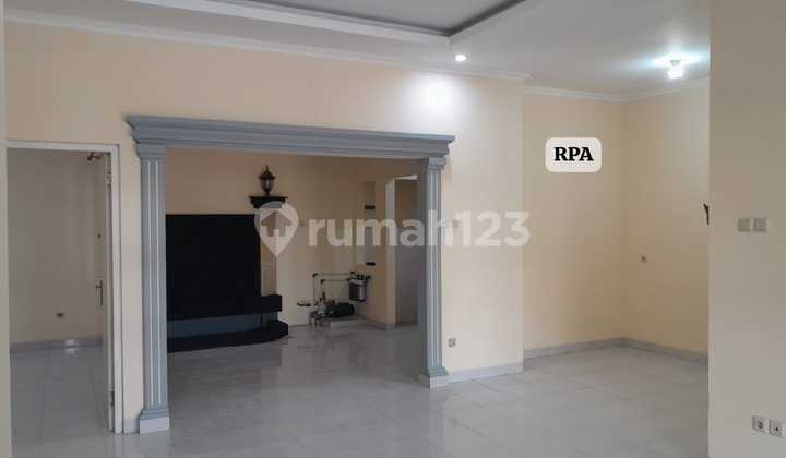 Dijual Rumah Cantik Bersih di Cibubur Country 2
