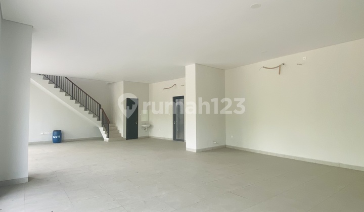 On Sale‼️ 3-Story Townhouse (Brand New, Never Used) Favorite in Kota Wisata 2