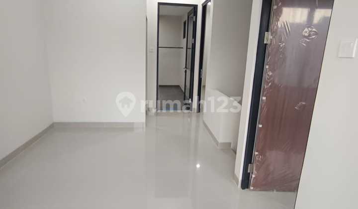 Dijual Rumah 2 Lantai Like New di Citra Grand Cibubur 2