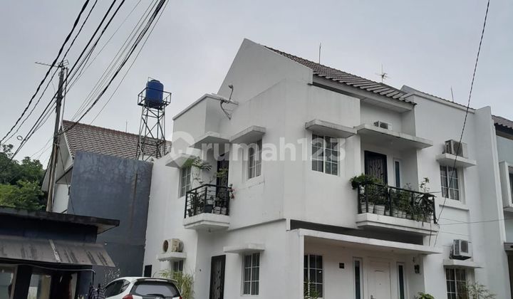 Dijual Rumah Hook 2 Lantai Siap Huni Di Raffles Hills Cibubur