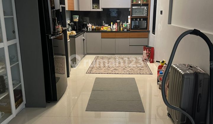 Rumah Mewah Hook 3 Lantai Full Furnished Di Legenda Wisata Cibubur 2