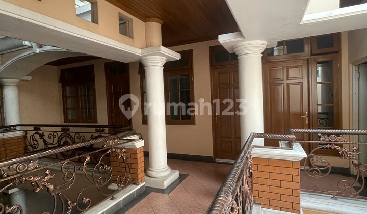 Dijual Rumah Mewah 2 Lantai Siap Huni Ada Kolam Renang di Kota Wisata Cibubur