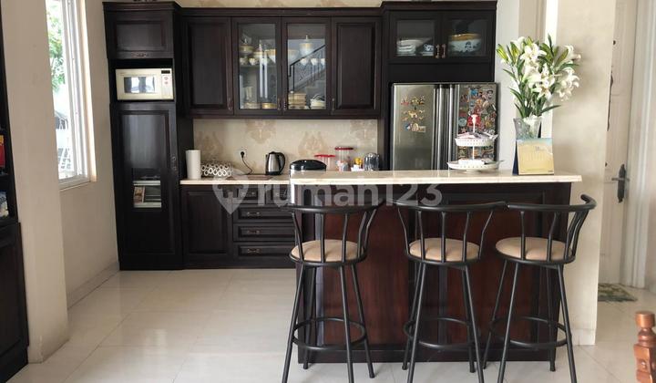 Dijual Rumah Mewah Ada Kolam Renang Dekat dengan Tol Jagorawi 2