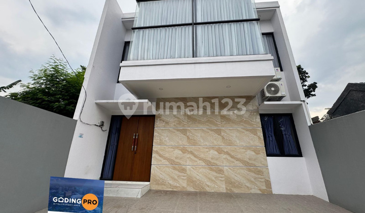 Dijual Rumah Baru 2 Lantai Cantik Dan Full Furnished Di Limus Pratama Regency