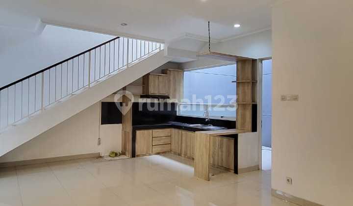 Rumah dalam cluster di Bintaro Discovery Aluvia sektor 9 Bintaro 