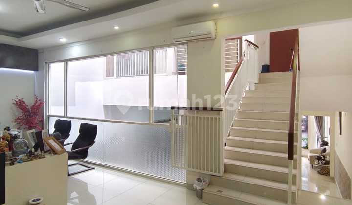 Dijual di Kebayoran village sektor   7 Bintaro  (mi) 2