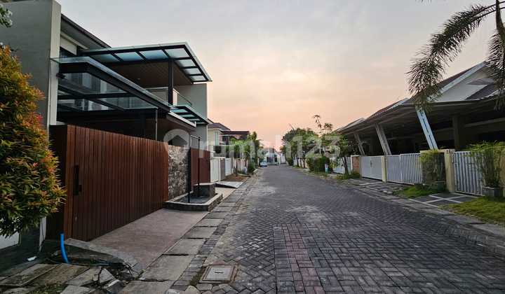Rumah bagus di Medokan Ayu Taman Rivera Regency Rungkut Surabaya 2