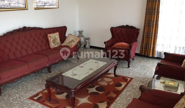 Rumah Luas Bangunan Terawat Ada 6 Kamar di Karawitan 2