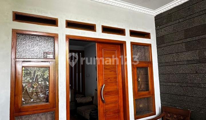 Rumah Kondisi Bangunan Terawat Plafon Tinggi di Antapani 2