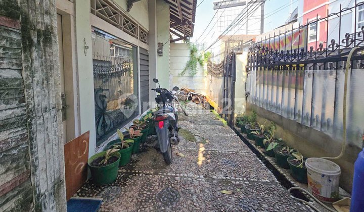 Rumah Cocok untuk Kost di Jalan Merpati Menteng Atas Tebet 2