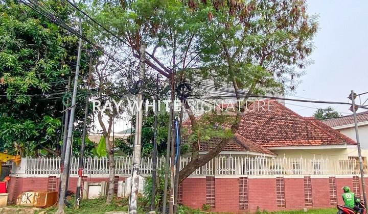 Dijual Rumah Lama Hitung Tanah Area Komersil Di Proklamasi Menteng Dijual Rumah Lama Hitung Tanah Area Komersil Di Proklamasi Menteng