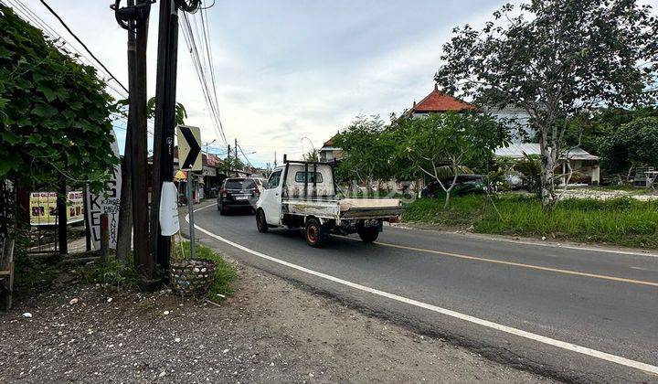 Land on the side of the road in Uluwatu Pecatu 1