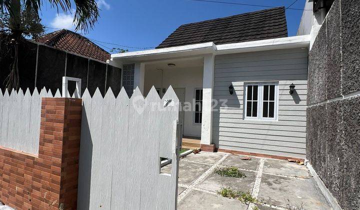 Dijual Rumah dengan model American Fram House 1