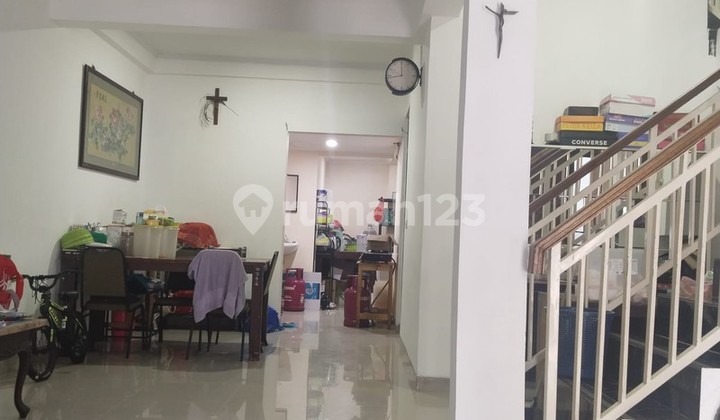 Rumah Siap Huni 2 Lantai Villa Kelapa Dua Jakarta Barat