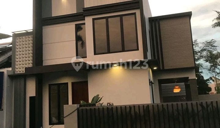 Private Pool Rumah Full Furnished Taman Bromo Lippo Karawaci