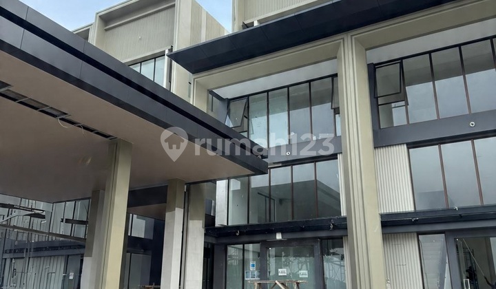 Disewakan Ruko Hook Studio Loft Hampton Avenue