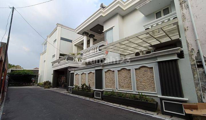 Rumah Mewah Modern Di Sumber Banjarsari Solo 1