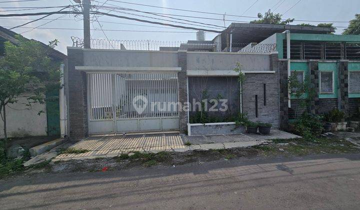 Rumah Minimalis Modern 2 Lantai Di Solo Baru 2